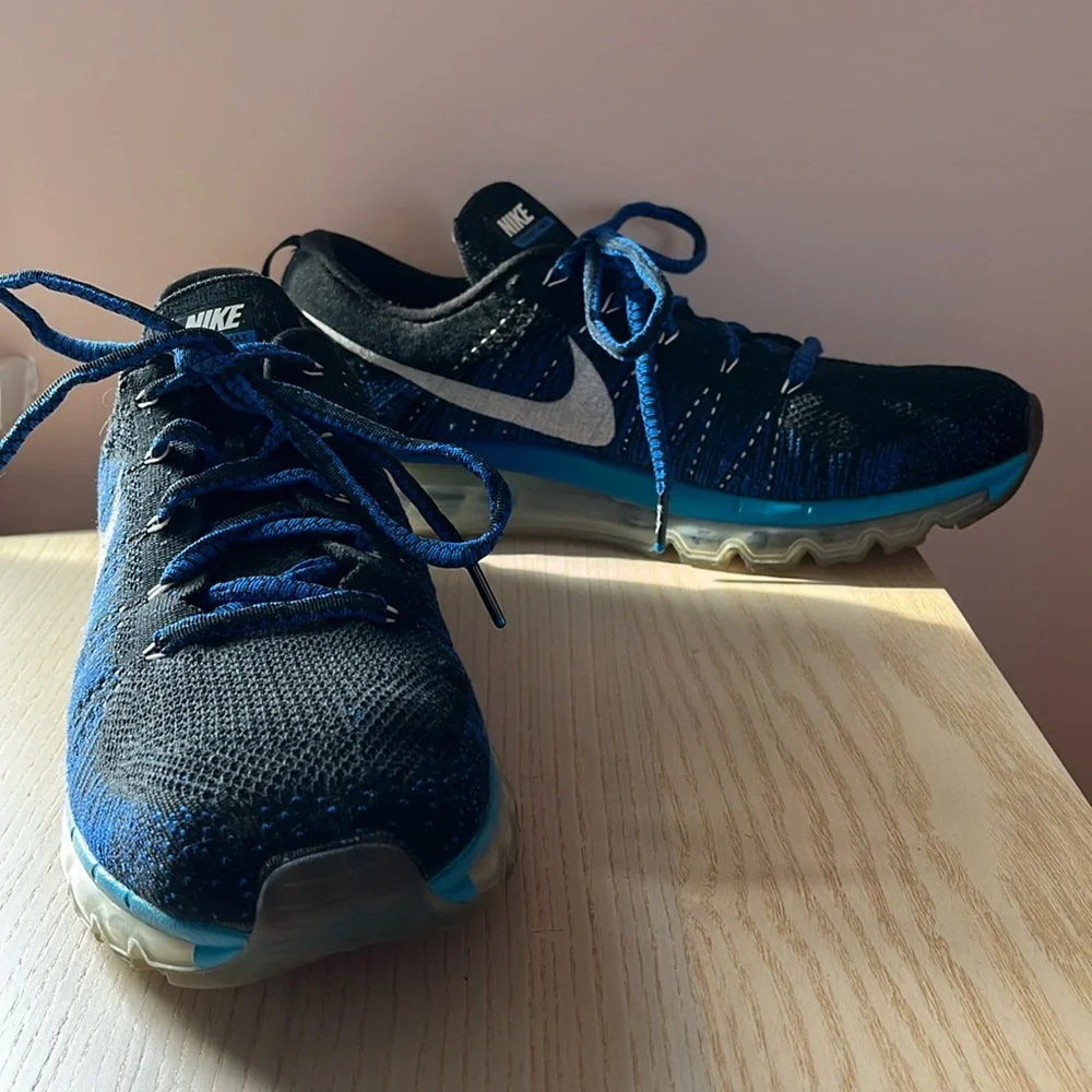 NIKE Flyknit Air Max Black / Royal Blue / White Mens 13